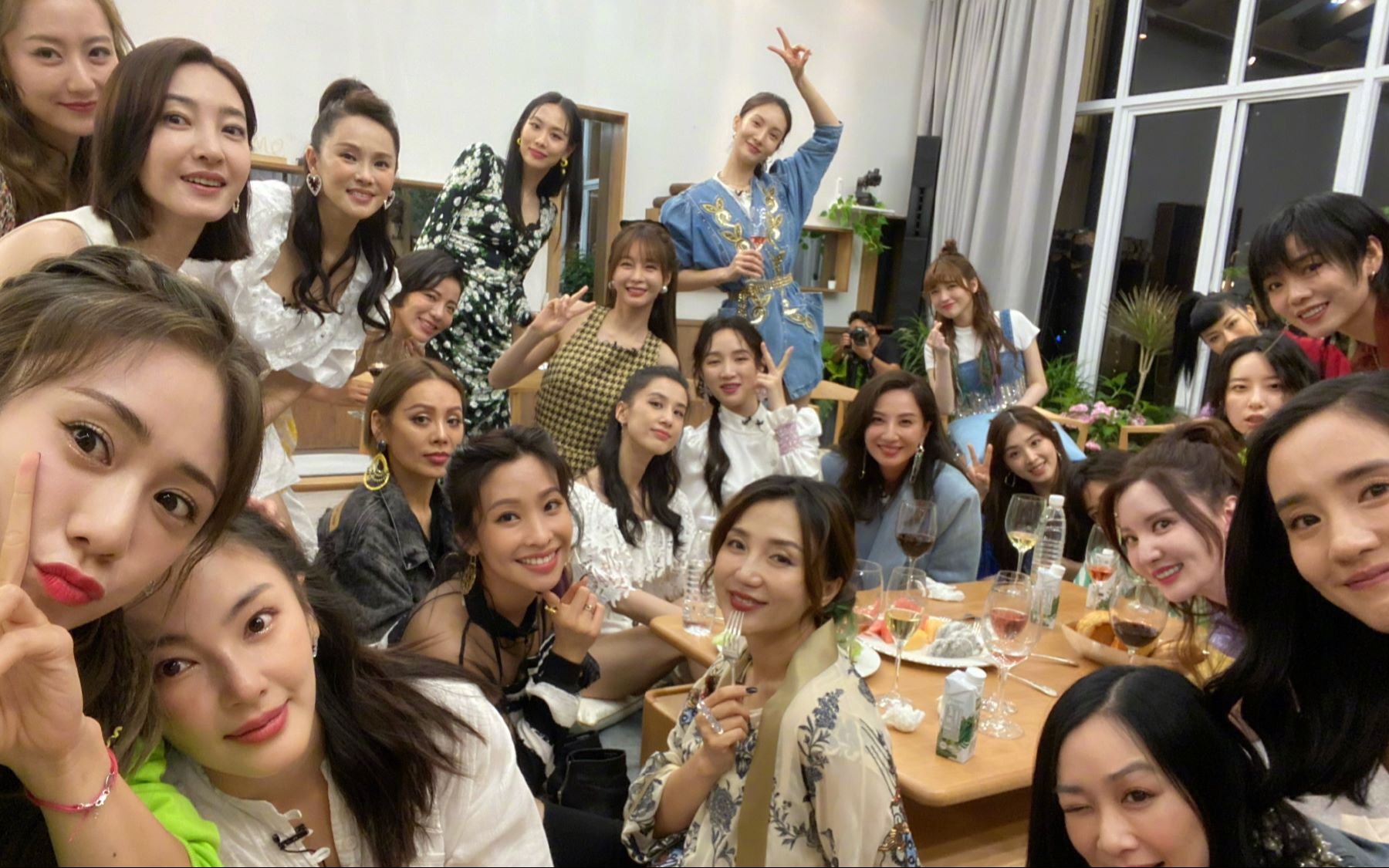 【仰世而来×乘风破浪30位姐姐】(舞台混剪)30位姐姐我都爱!