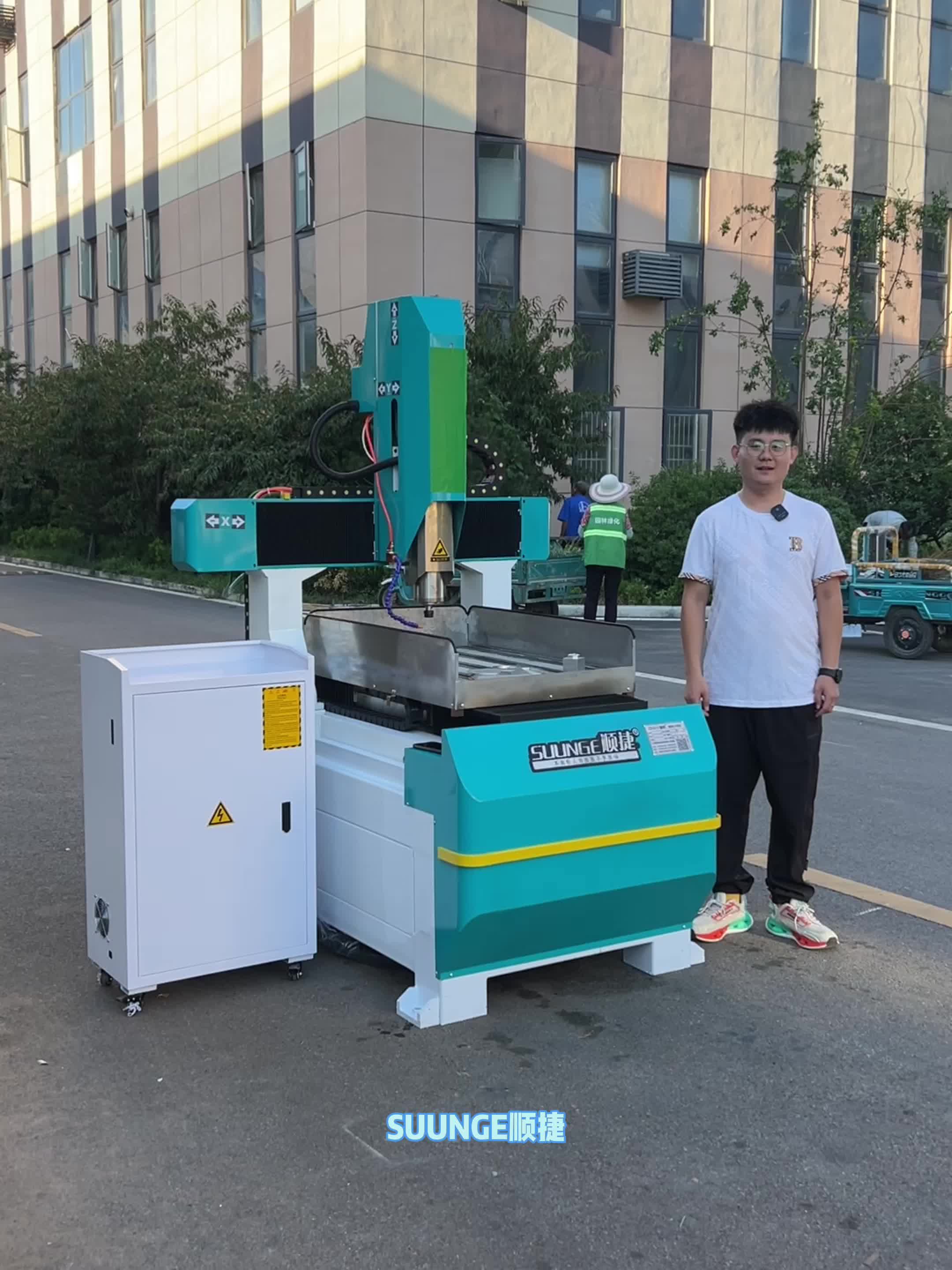 顺捷数控雕铣机 可实现切割打孔铣型攻丝等工艺 #多功能雕刻机 #顺捷