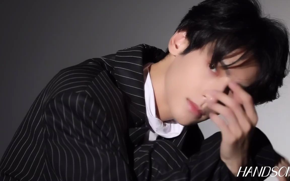 2019.11《俊仕handsome》:罗云熙俊仕双封创刊号《罗云熙 光的孩子》