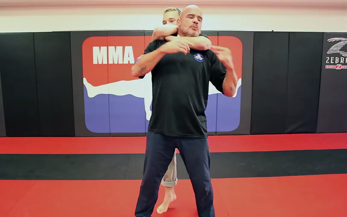 格斗技巧如果被人勒住脖子该怎么办