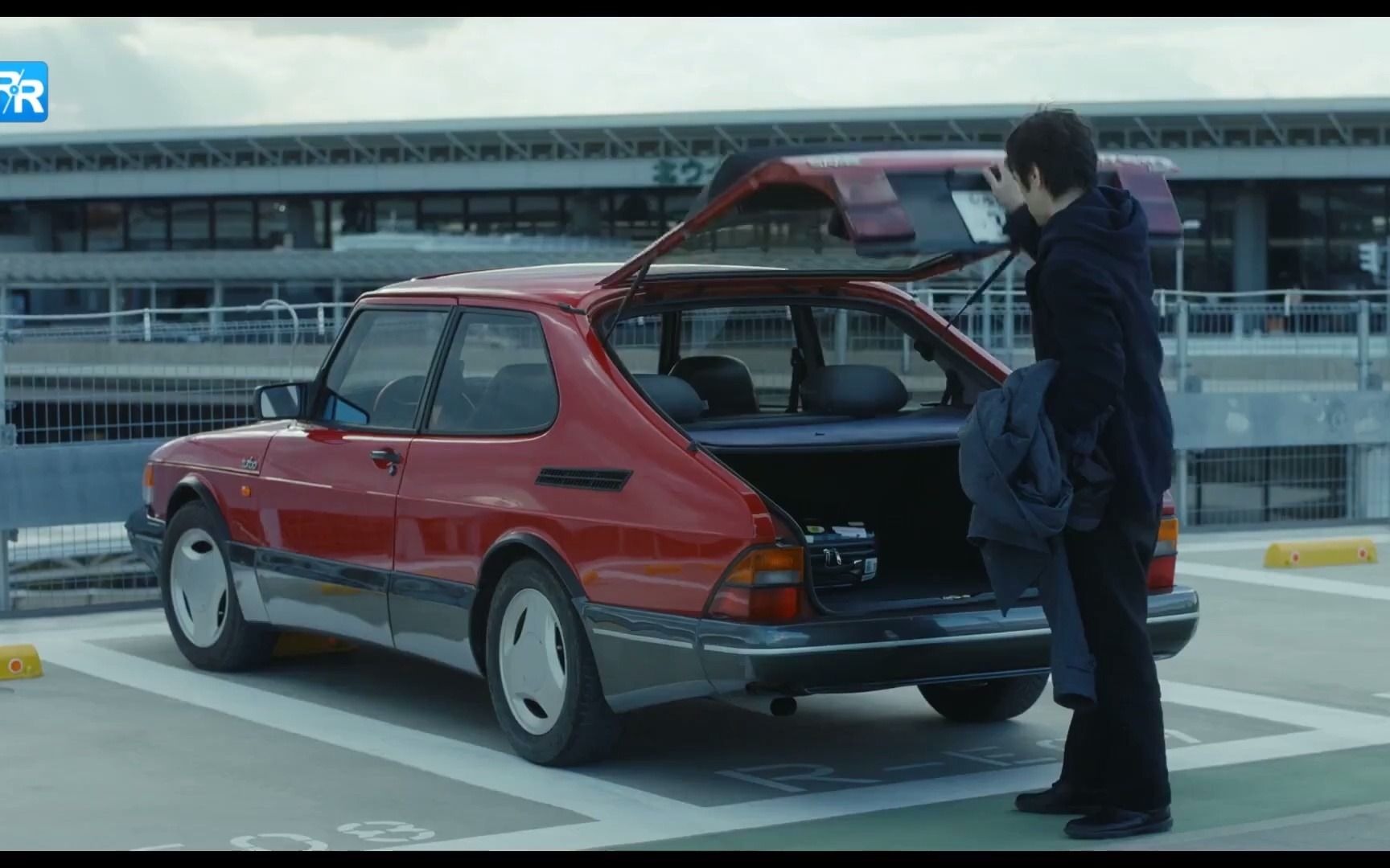 电影《驾驶我的车》新预告