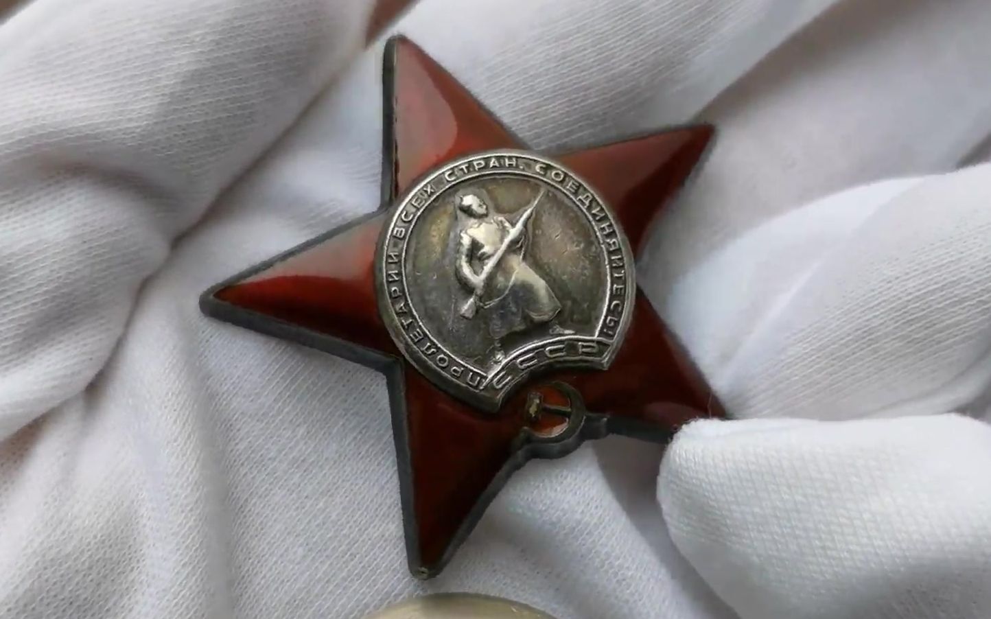 二战苏军侦察兵的勋章,毙敌3人后重伤_哔哩哔哩 (゜-゜)つロ 干杯