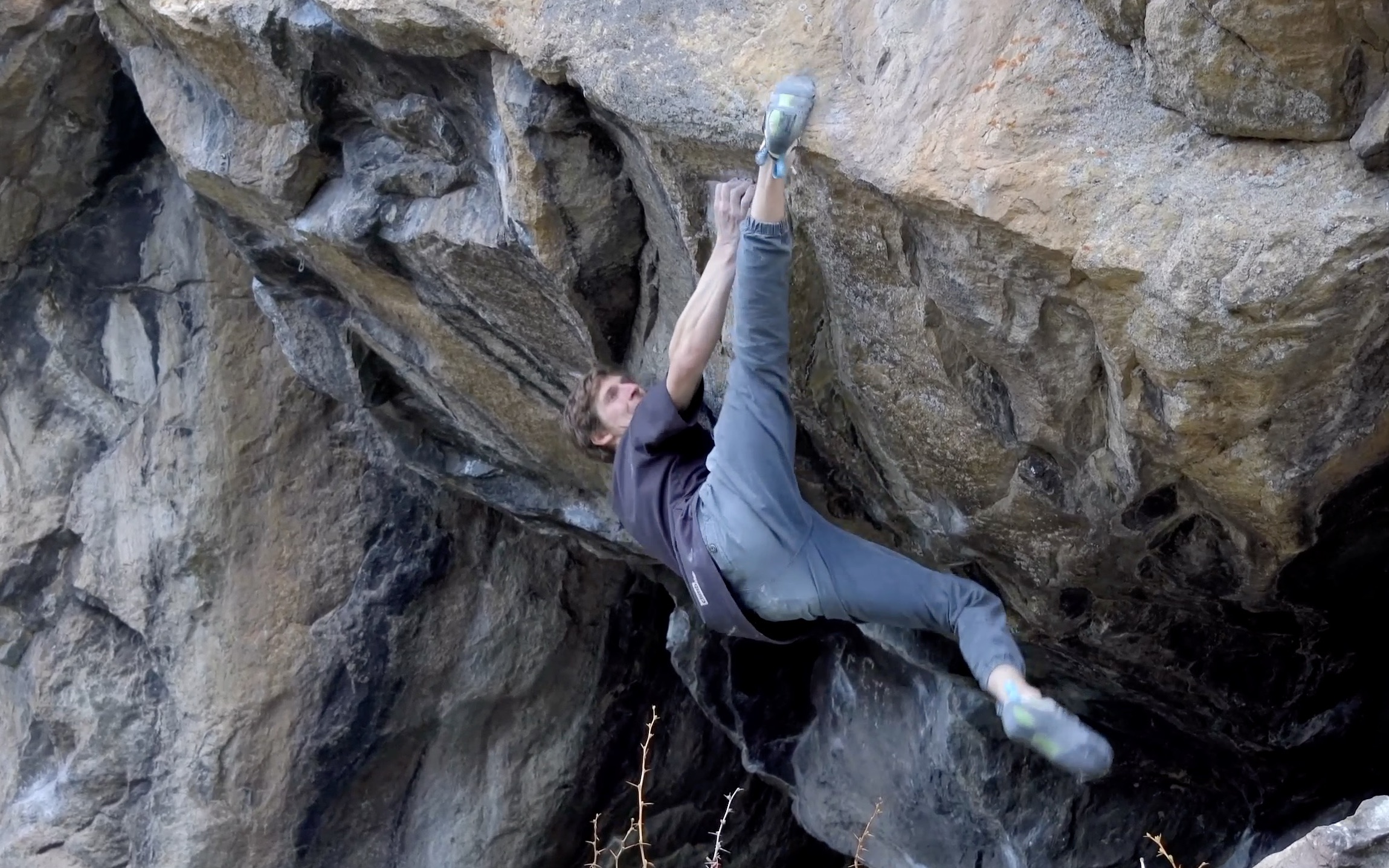 [攀岩|抱石] uncut: vadim timonov - blackflip sit (8c 9a)