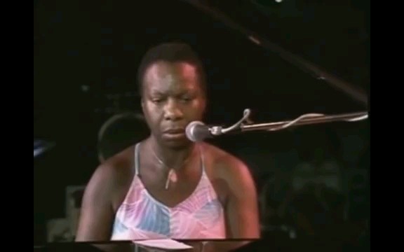 [图]My Baby Just Cares For Me By Nina Simone（live）