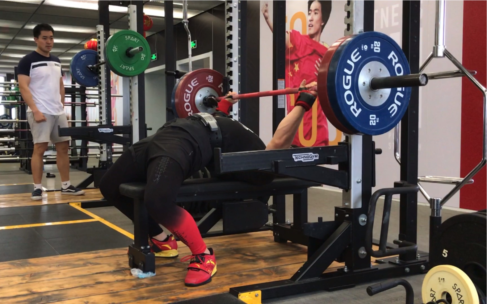 candito6(4)w4d4卧推100kgx3,102.