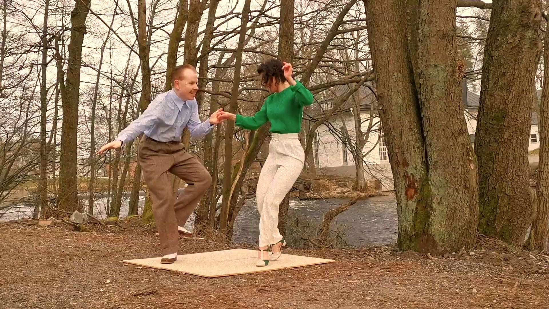 [图]【Boogie Woogie·随处起舞】Boogie Woogie by the river Nils and Bianca