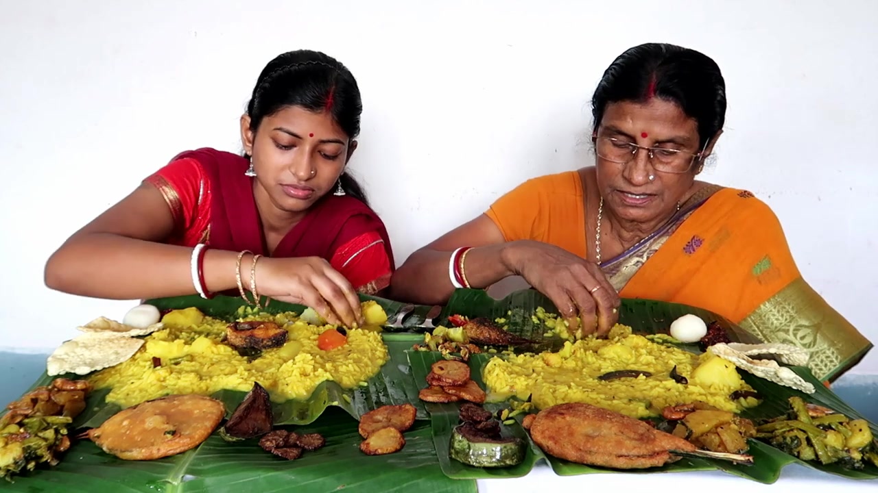 【印度吃播】出现了,印度女性吃播!_哔哩哔哩_bilibili