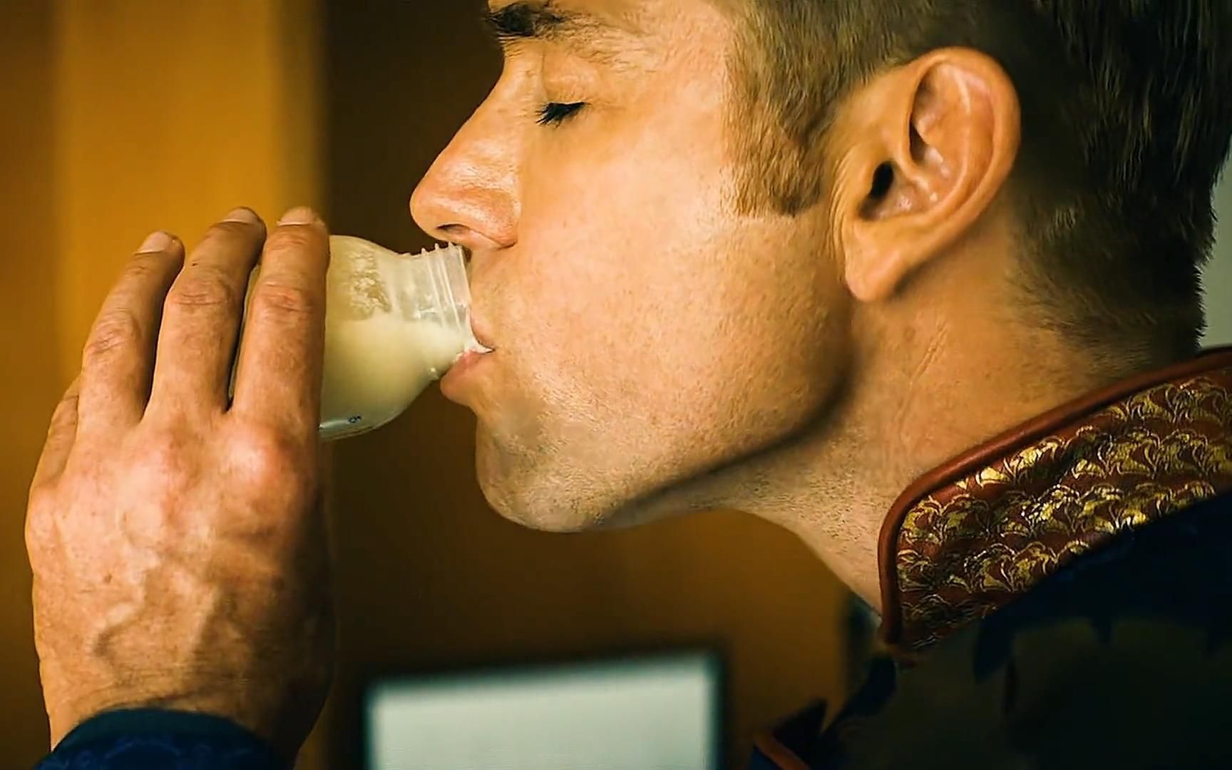 祖国人他有什么错他只不过是爱和奶罢了