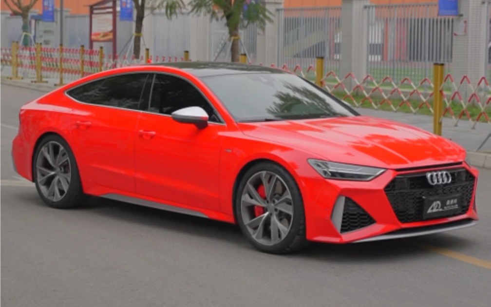 这台红色奥迪rs7怎么样?我不说他是a7你看得出来吗?