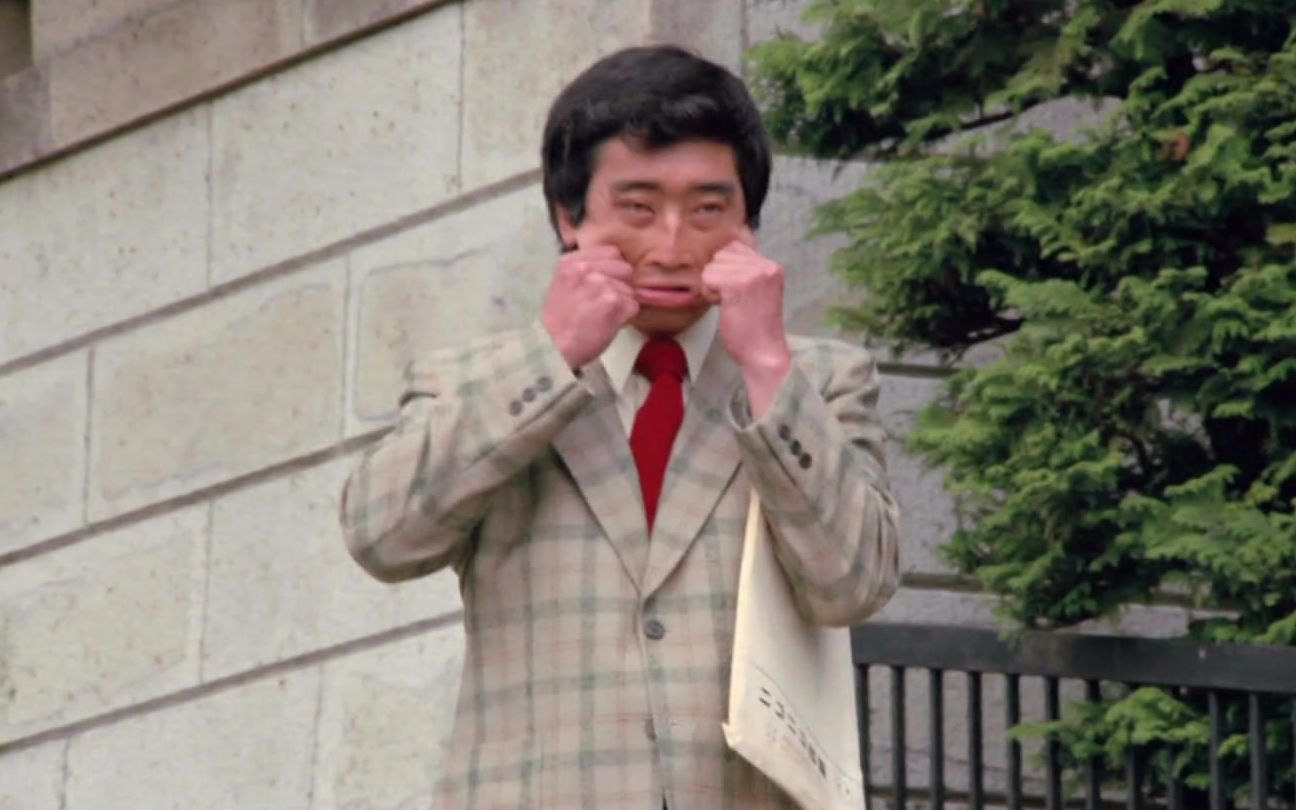 画风突变 凤源转职漫画编辑 竟不相信怪兽存在