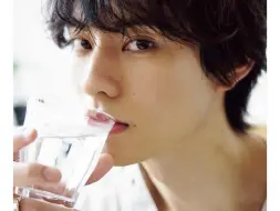 Tải video: JUNON5月号｜毫无防备的前田拳太郎……