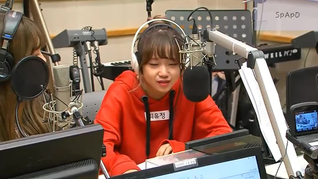 20160819 I.O.I kiss the radio谈及离别落泪cut中字