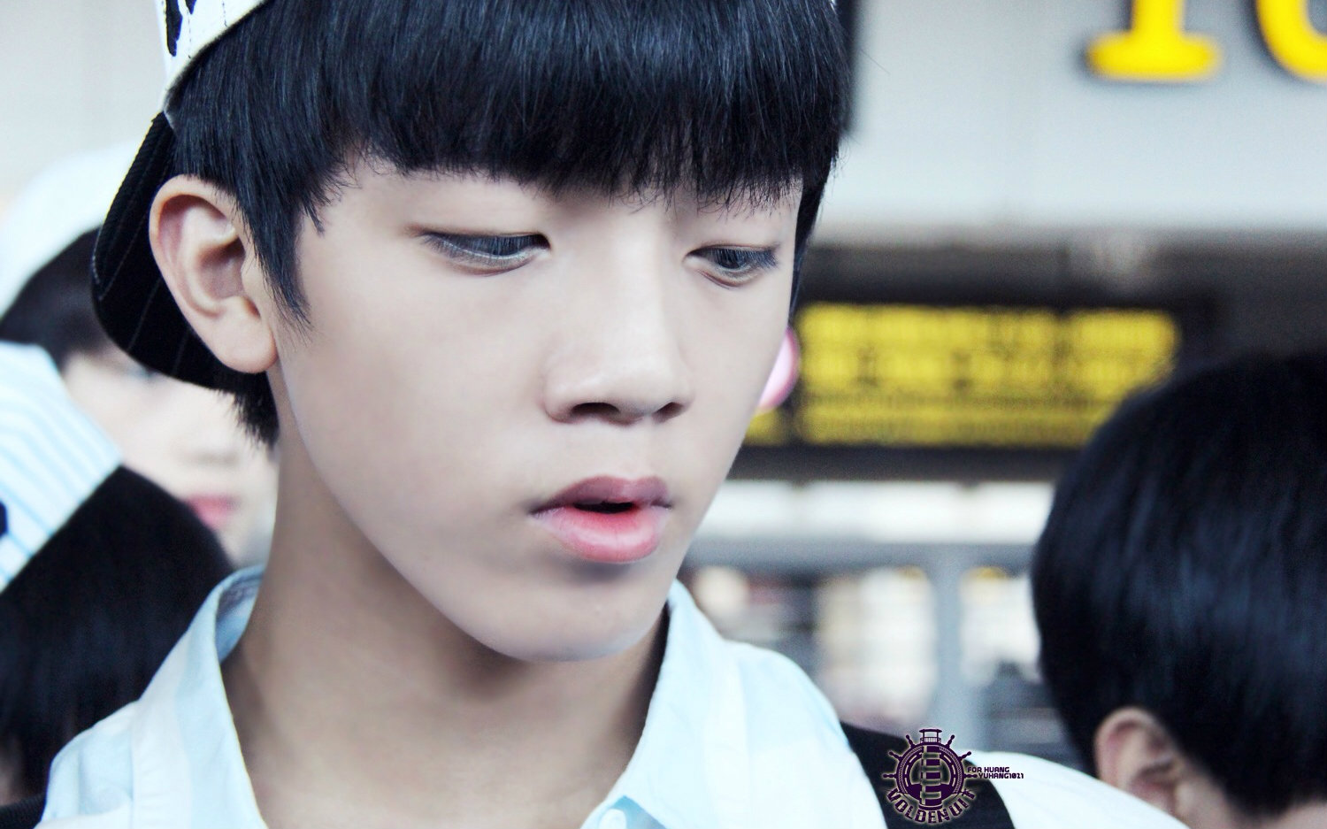 黄宇航160711 北京接机视频 up主:13. 来自王木木撒 - 微博