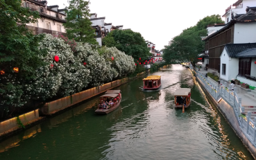 [图]桨声灯影，夜泊秦淮，商女已去，柔河似古~