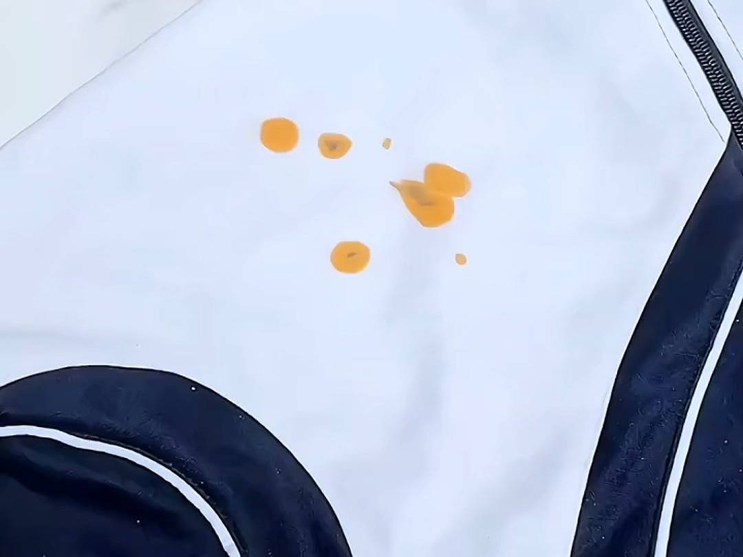 衣服上发黄,老油渍,污渍,试试这款中三清非离子衣物乳化剂渗透衣服