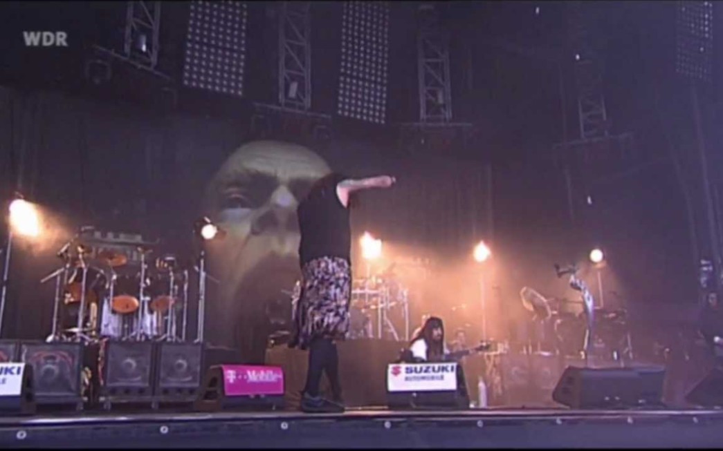 [图]【新金属现场】Korn ft. Joey Jordison - Blind [HQ] (Live at Rock am Ring 2007)