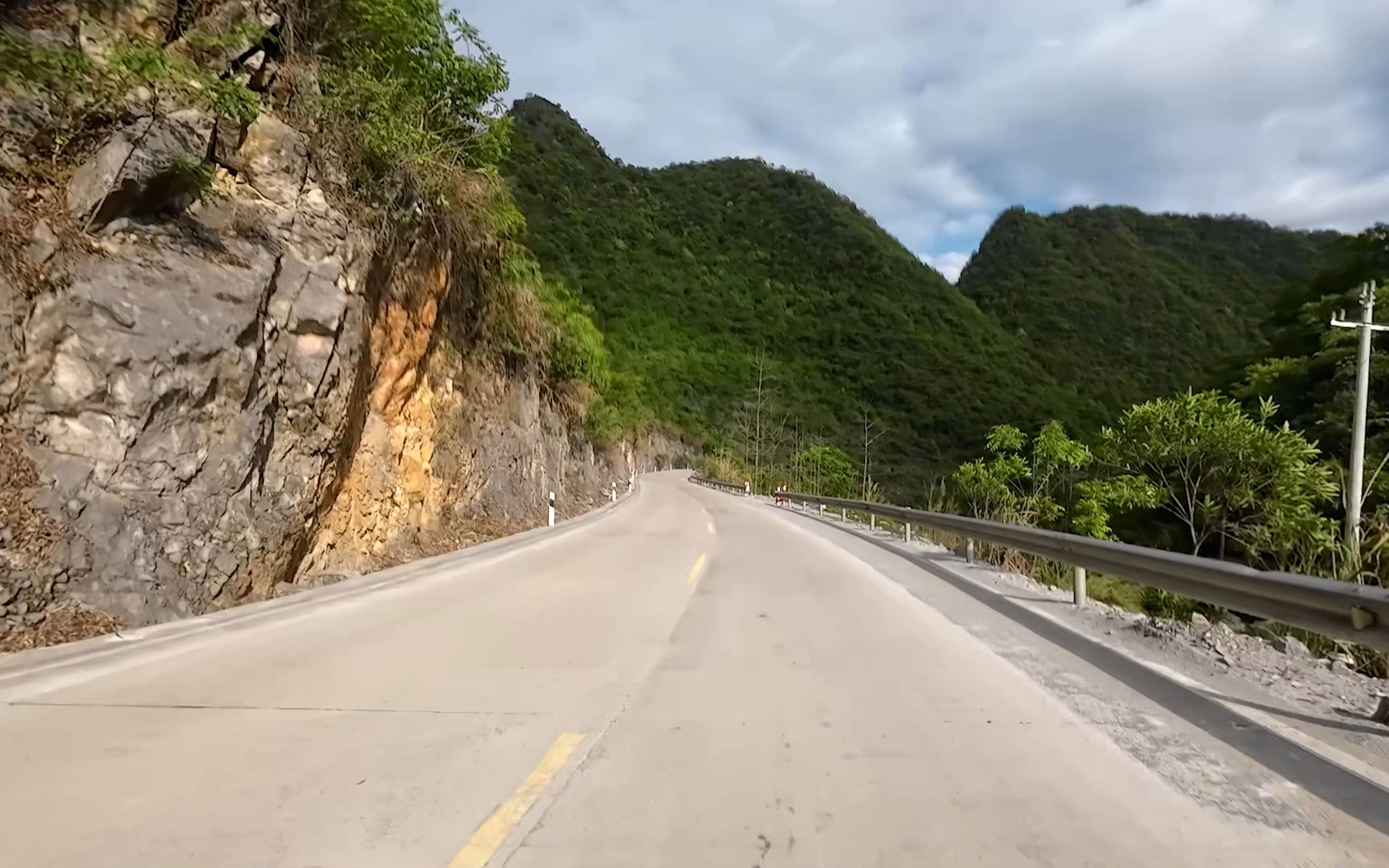 广州到贵州摩旅之路(29)归途 沿着g243国道去巴马长寿村 - 4k