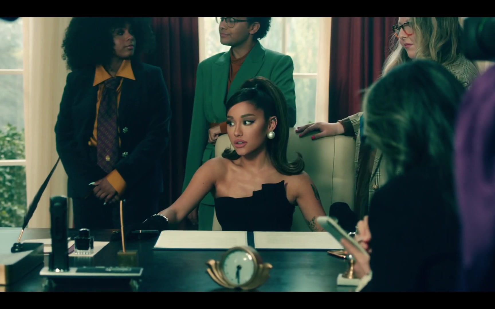 1080pa妹arianagrande新单positionsmv首播看起来