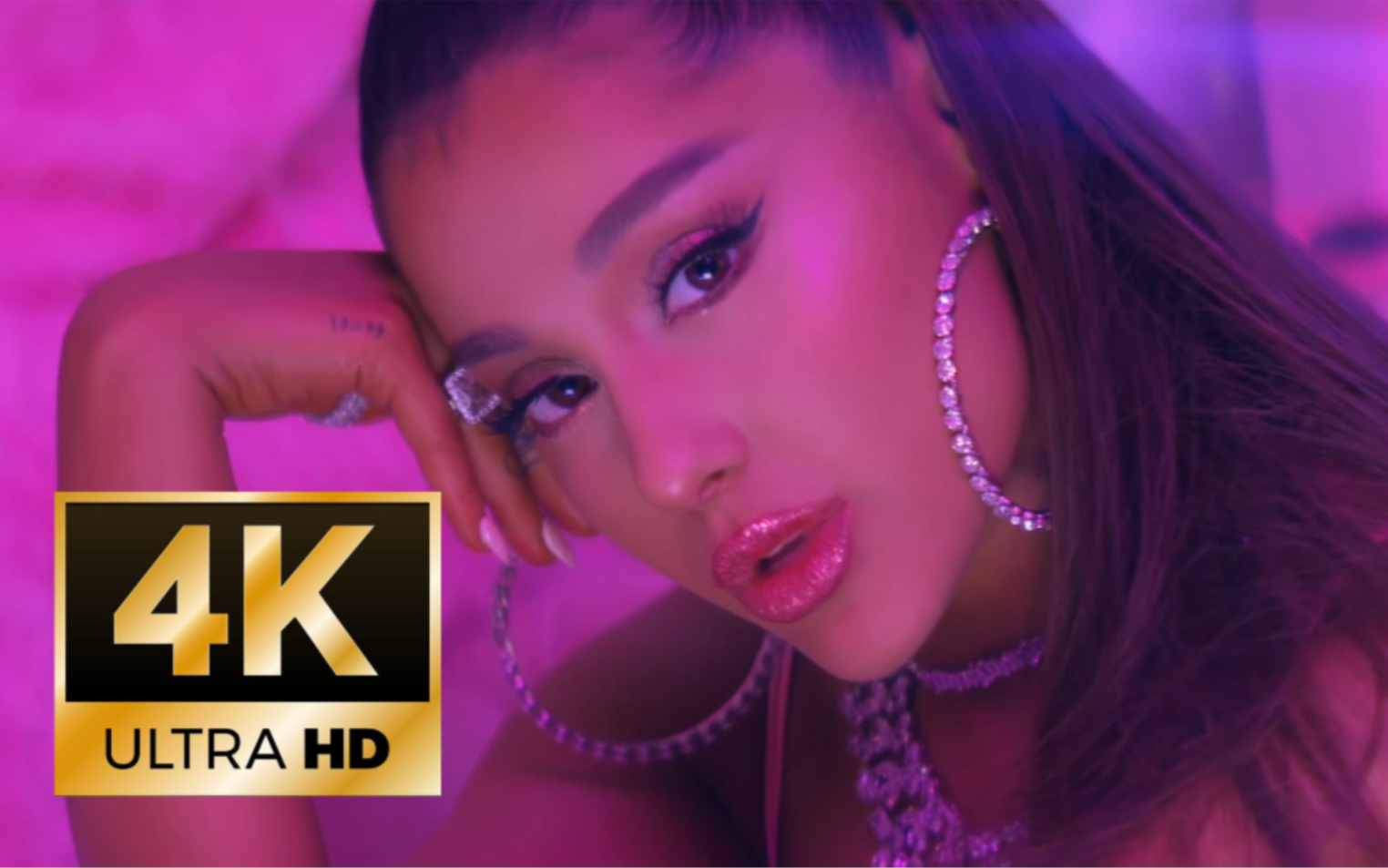 [图]【中英字幕4K60fps】A妹Ariana Grande《7 rings》MV 4K高清60祯-无损音质-中英文字幕