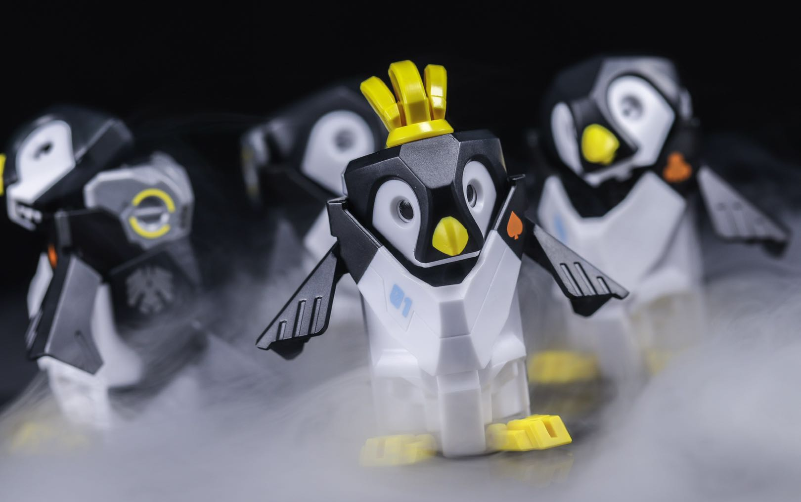 【猪猪上传】52toys猛兽匣bb08企鹅家族 iceqube变形盒子_哔哩哔哩