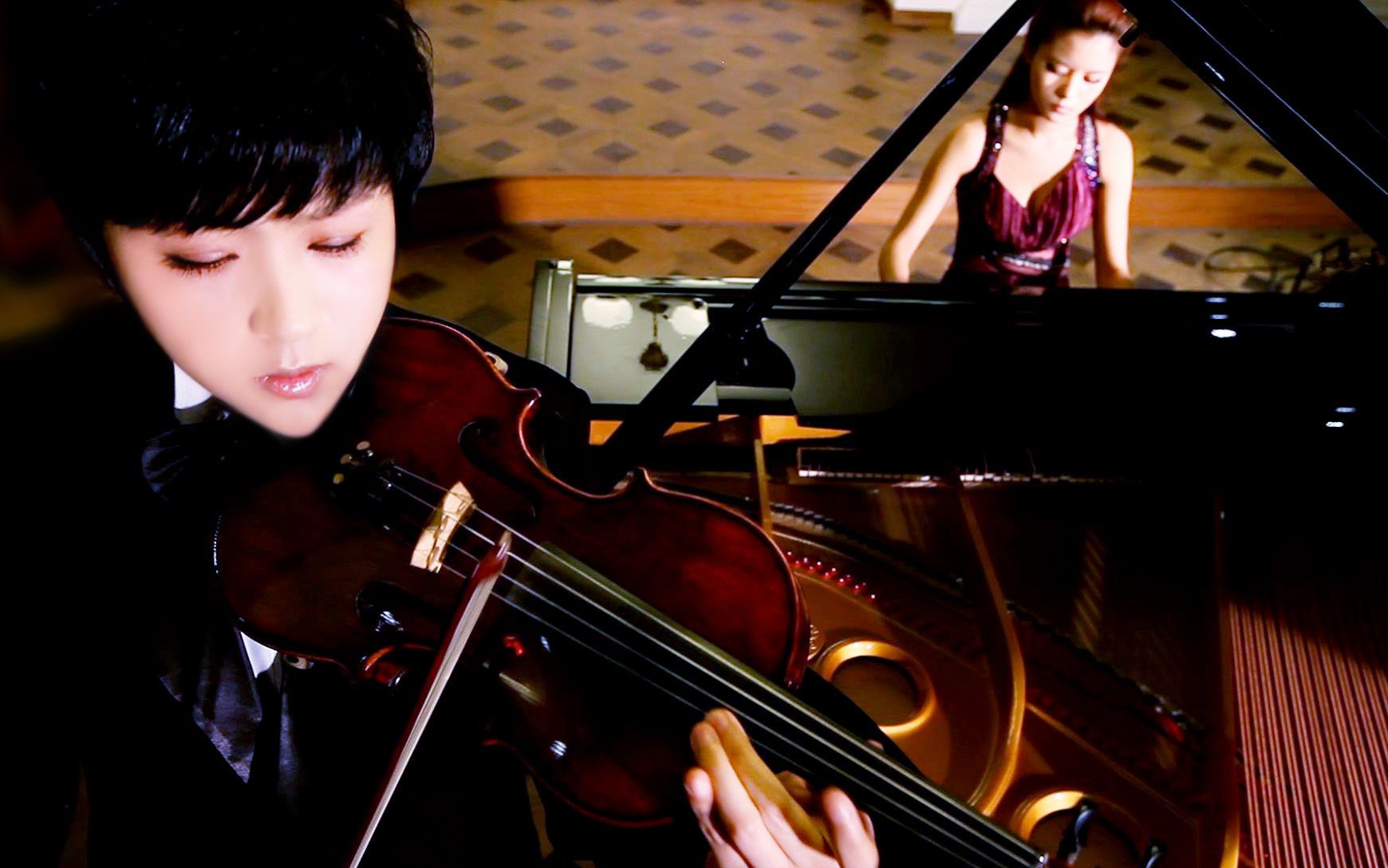 听英名拉小提琴