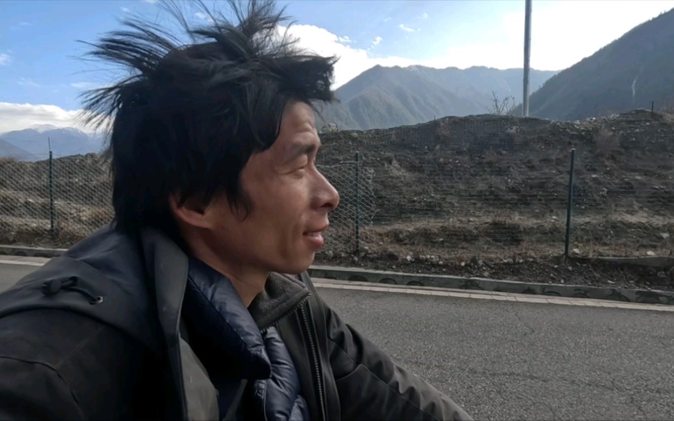 居无定所的流浪人，为了找个房子住连夜奔波，找个废弃房住也很难-床哥乡村美食记-床哥乡村美食记-哔哩哔哩视频