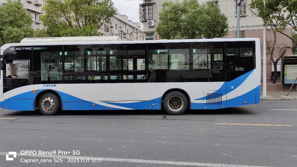 杨高公交969路(s0p-158)莲溪路莲安东路站出站视频(往御青路御桥路