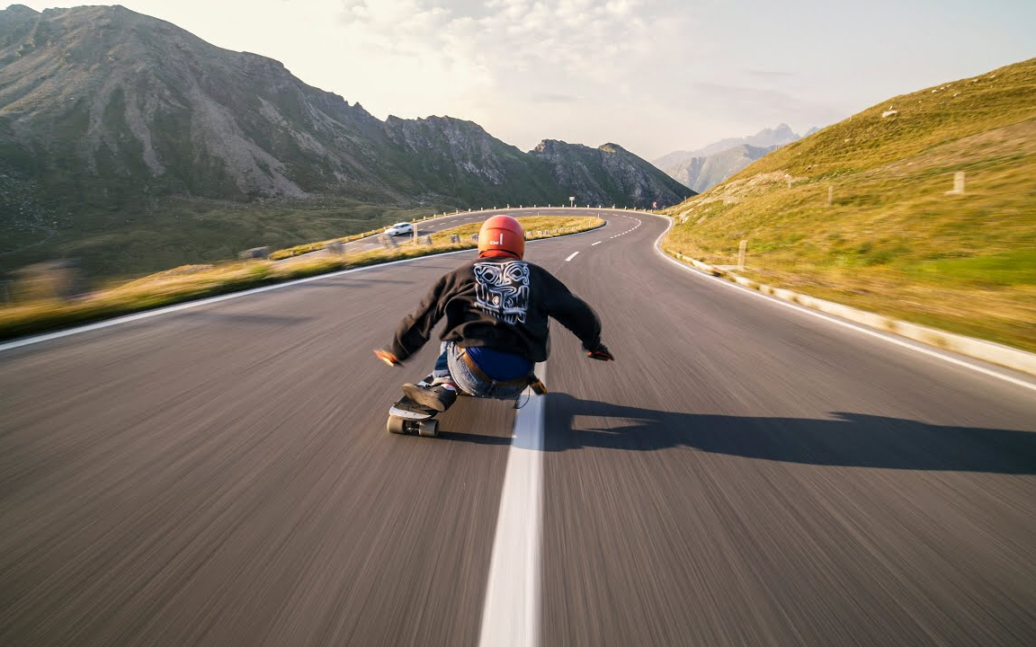 [图]阿尔卑斯山的黎明速降 //生滑 //Madrid || Alpine Dawn Patrol With Oscar Archibaldo #长板 #长板速降