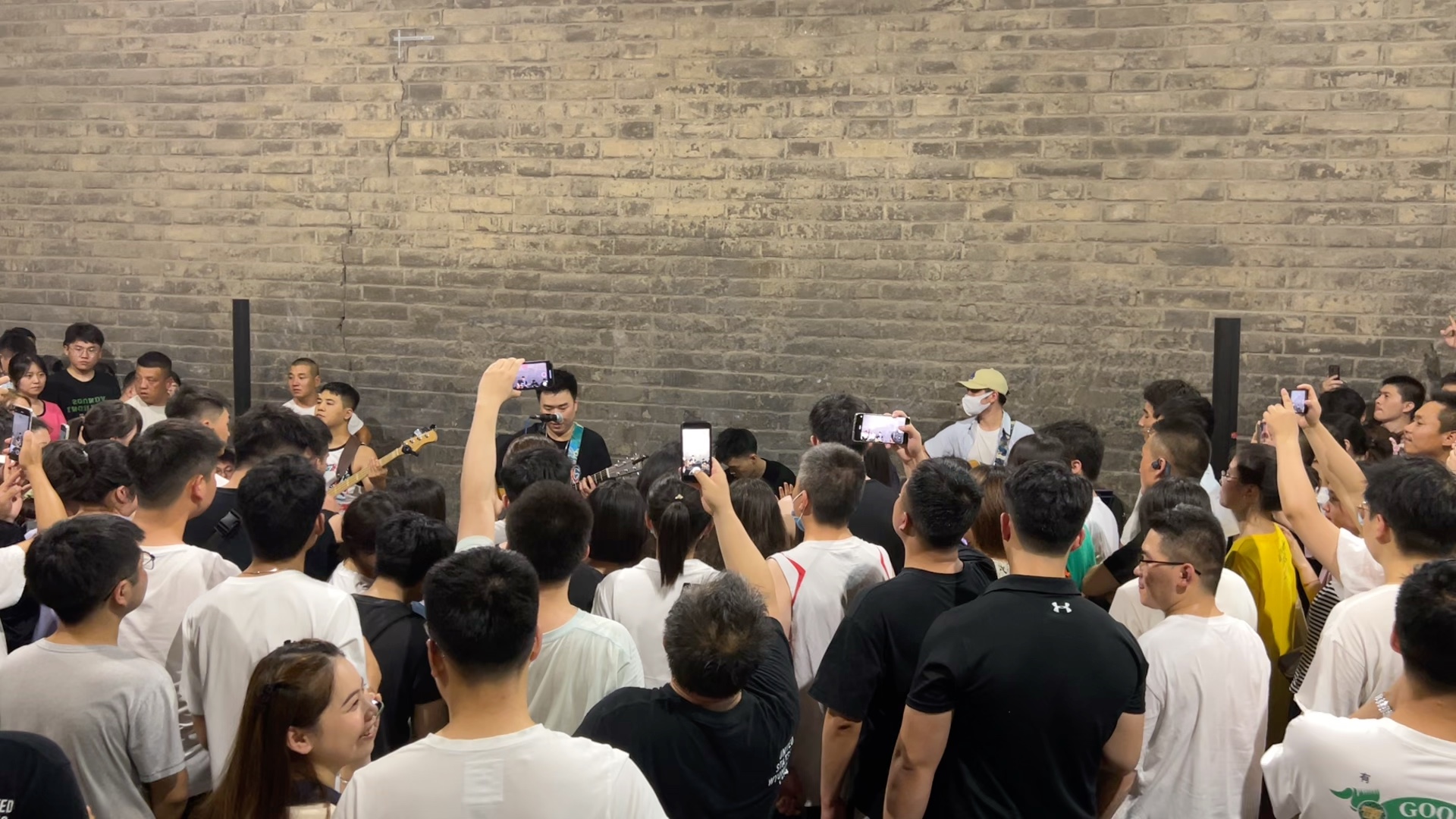 西安城墙永宁门听南门说唱歌,那种感觉太好了