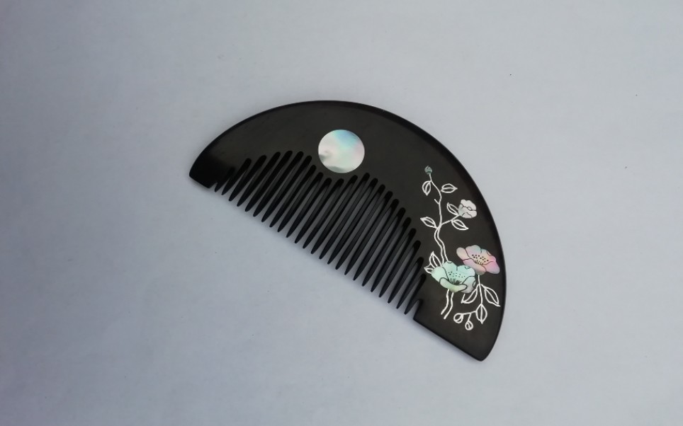 紫光檀螺钿嵌梳子