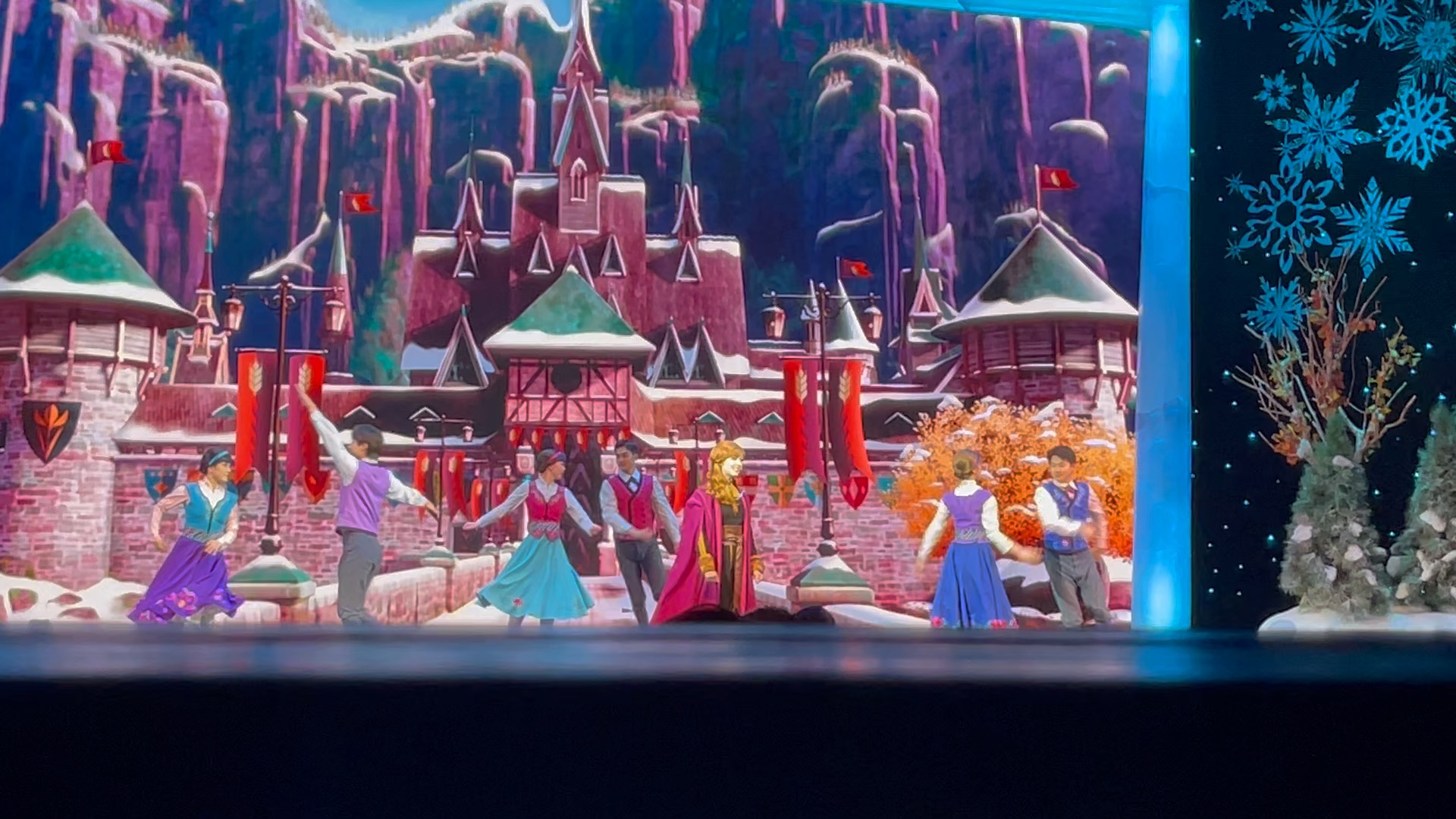 上海迪士尼 冰雪奇缘舞台剧