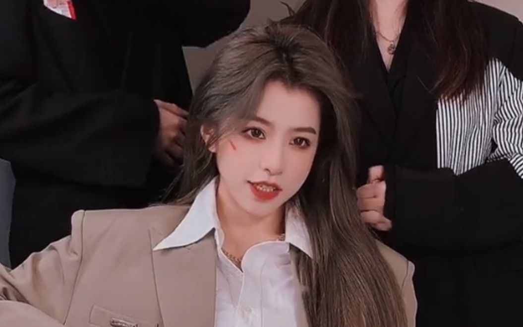 当可爱的刘思瑶遇见大哥刘思瑶你更喜欢哪种