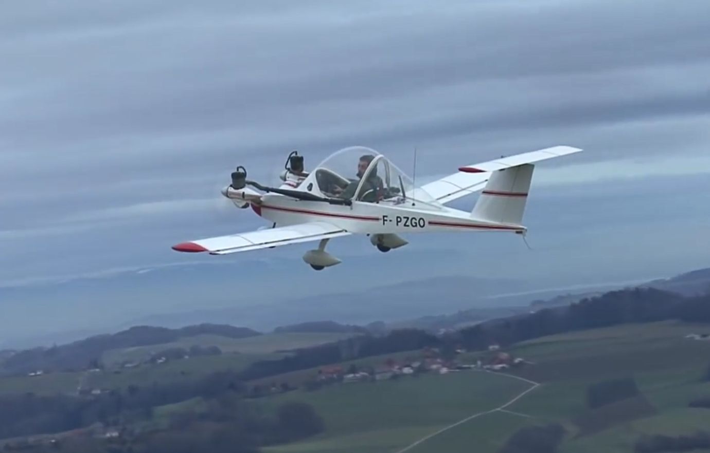 只要15万,就能拥有世界最小载人飞机,飞上4600米高空