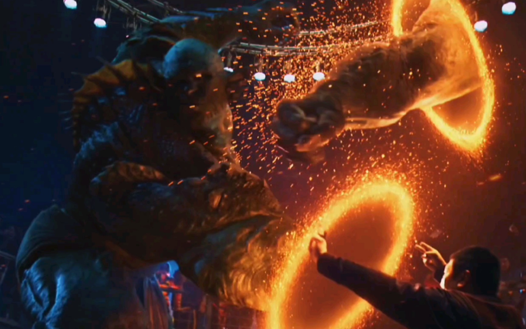 王这一手传送门玩得比奇异博士专业多了