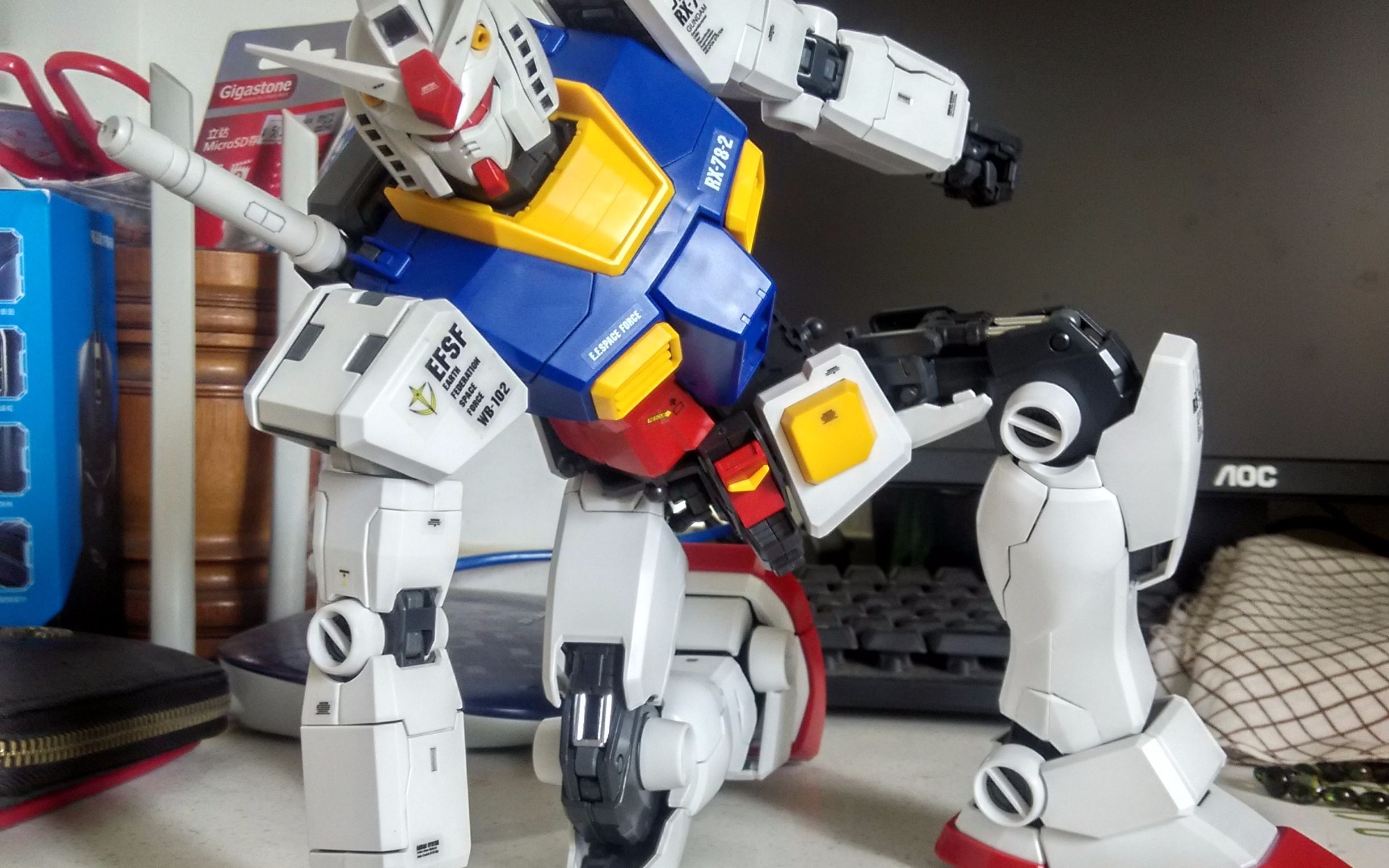 亮仔分享_万代pg元祖高达rx-78-2_把玩分享