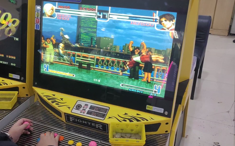 游戏厅实拍拳皇2002安琪儿飞天_单机游戏热门视频