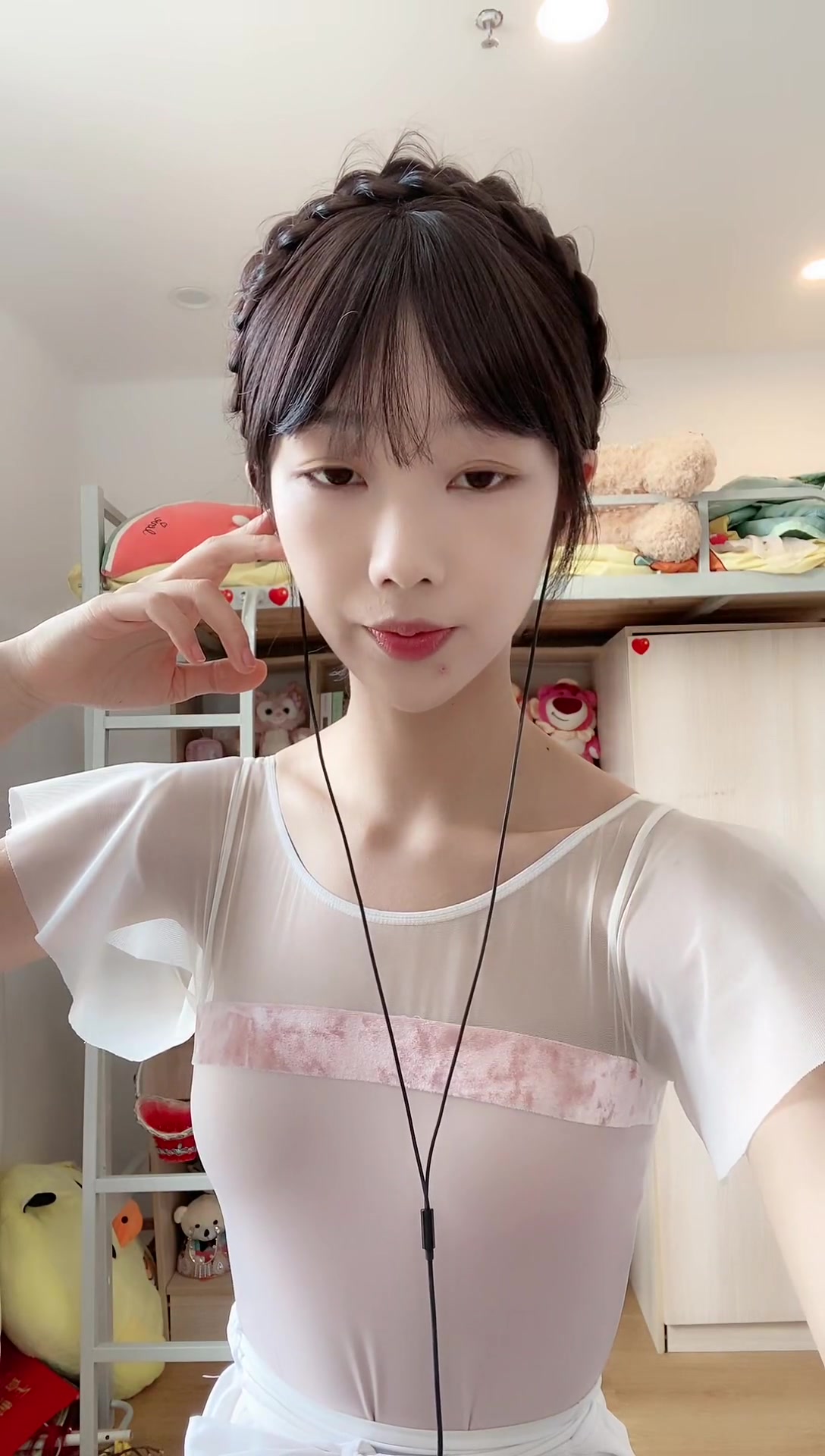 小穗子 00后学生女,宿舍跳舞. 2023-06-13 录播