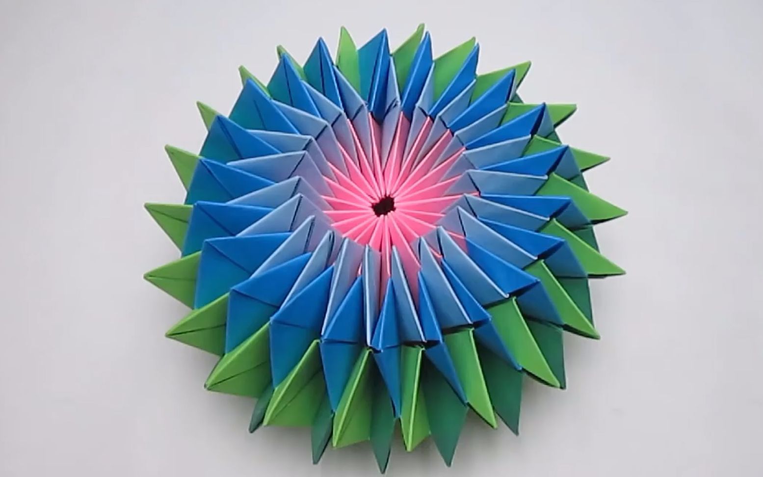 秋恋的分享万花筒烟花折纸教程烟花折纸纸玩具diy