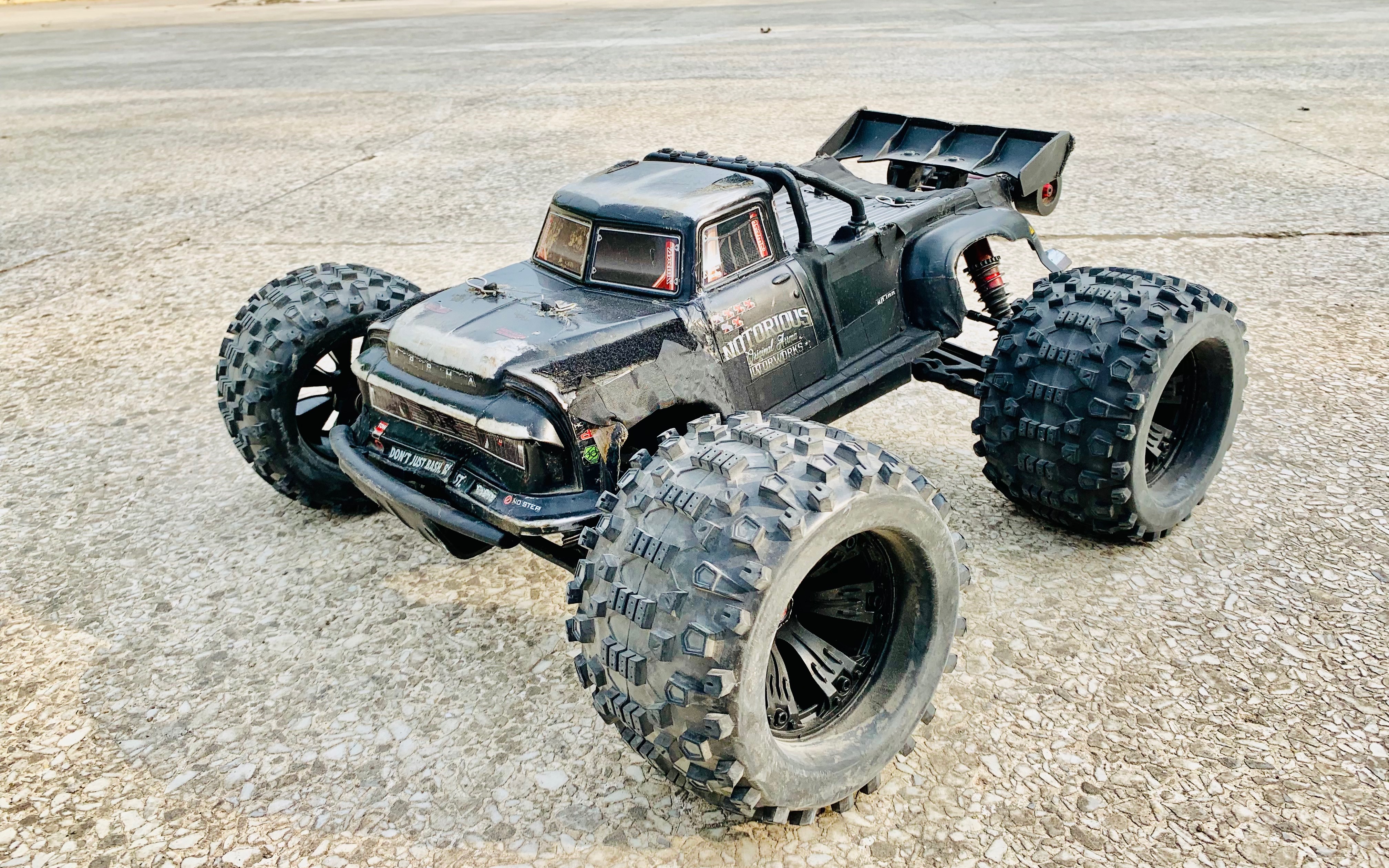 arrma流浪者8车6s疯狂飞坡第三集-2021.10.6.杭州.之江.滑板公园