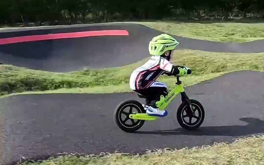 96_两岁半的宝宝平衡车骑行有多厉害#儿童平衡车 #酷骑平衡车 #平衡车