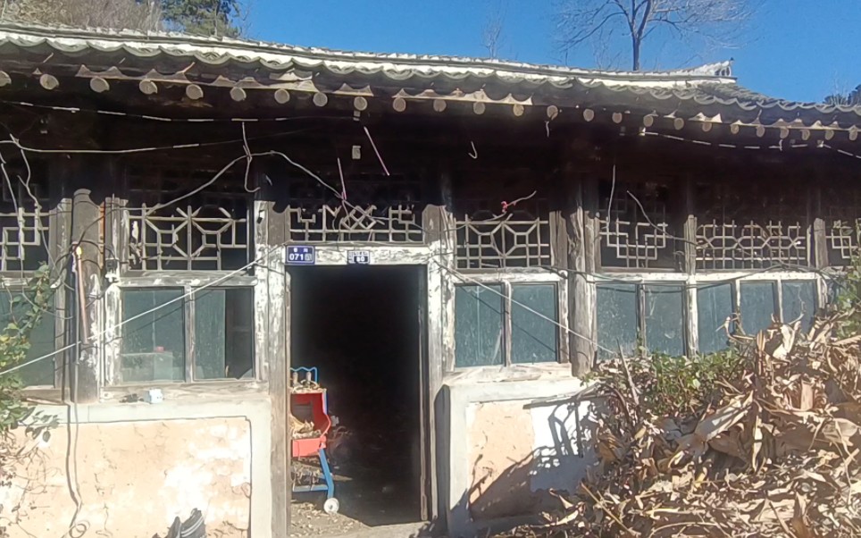 河北保定涞源农村荒废的老房子