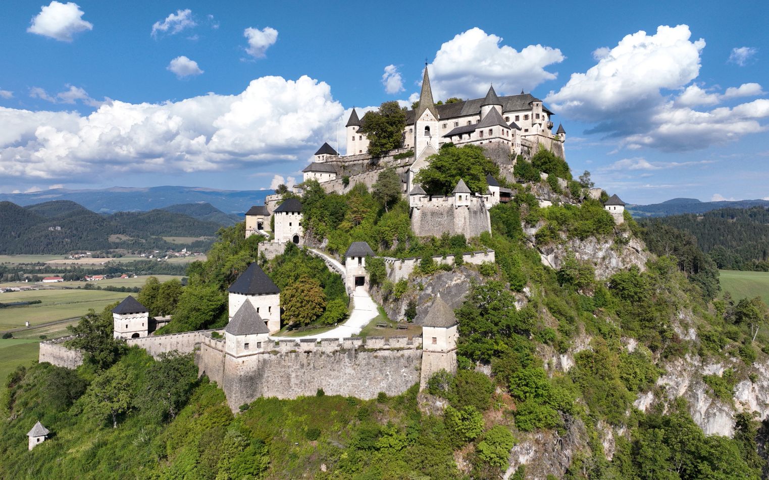 奥地利的霍赫奥斯塔维茨城堡
