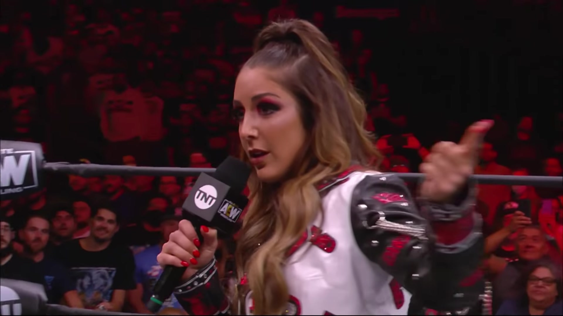 [图]Watch the War of Words between AEW Women's Champ Dr. Britt Baker & Ruby Soho | A