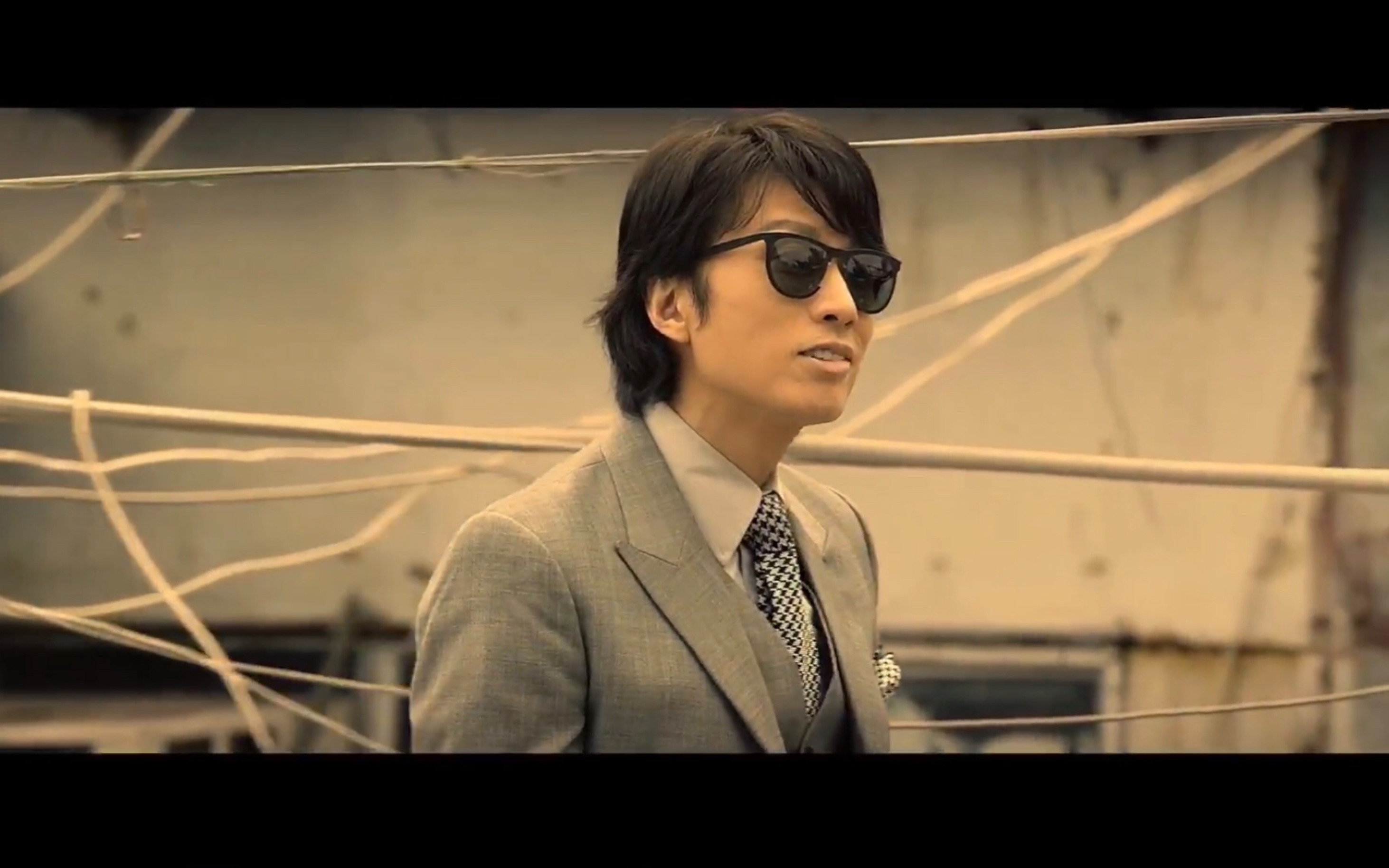 【栋笃特工】灰西装子华:我係为咗世界和平