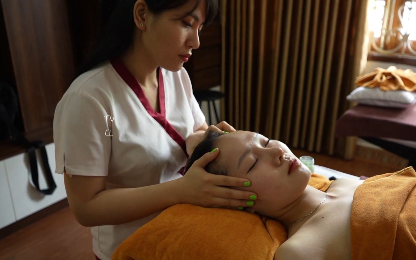 放松按摩美女体验舒服的越南按摩