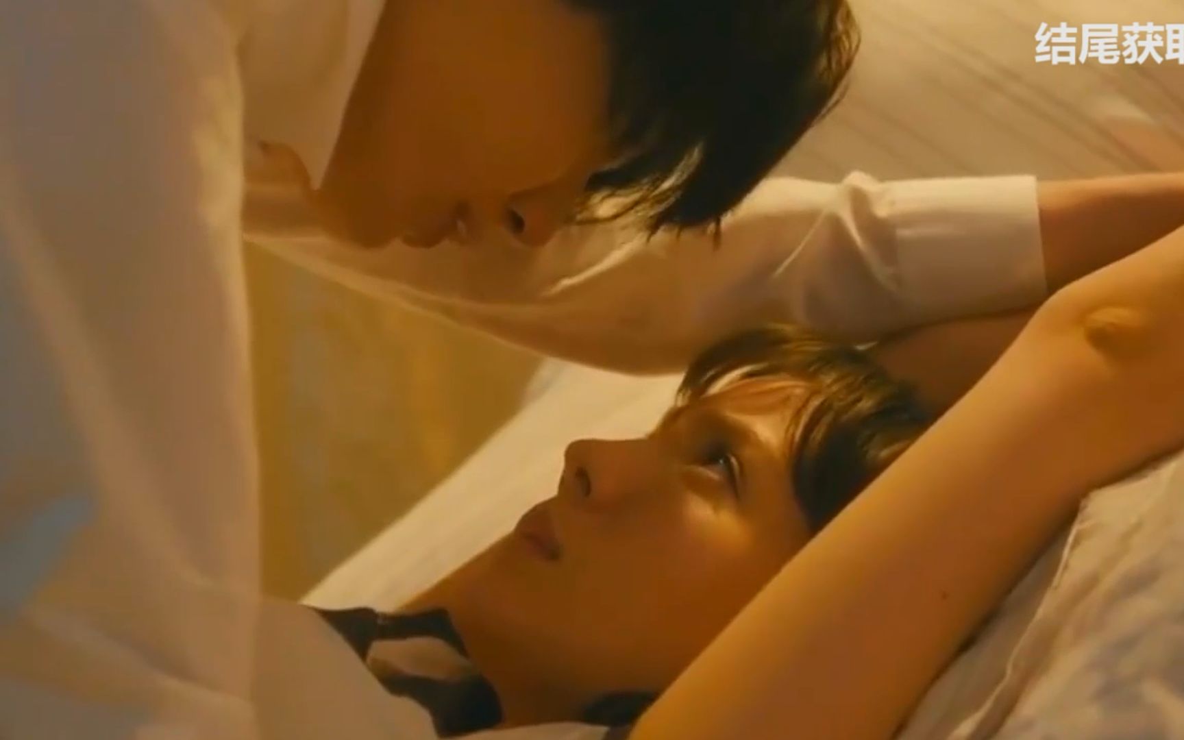 甜吻船戏开门强吻场面让人犯zui