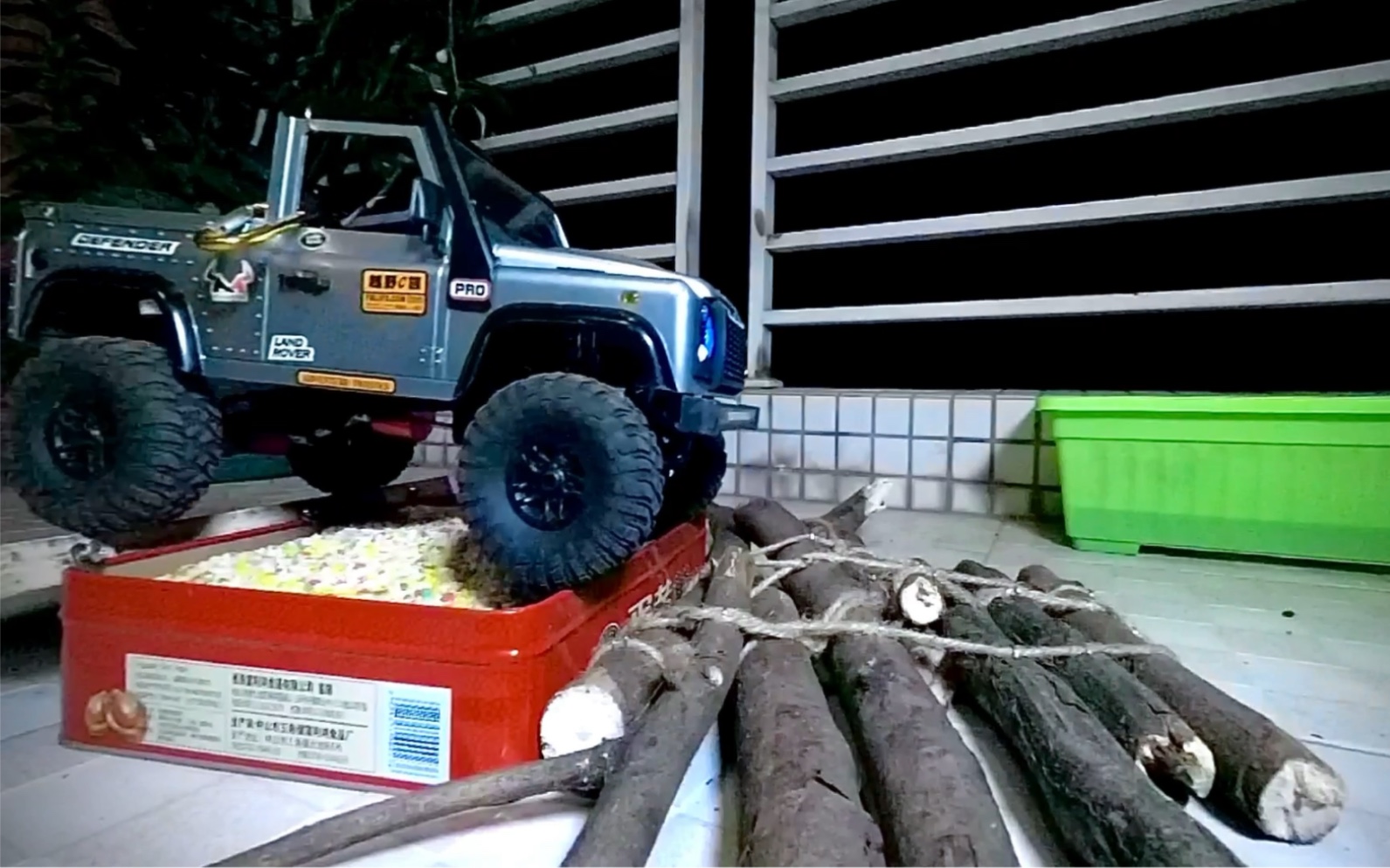 rc莽牛99s卫士避震改装测试效果怎样?