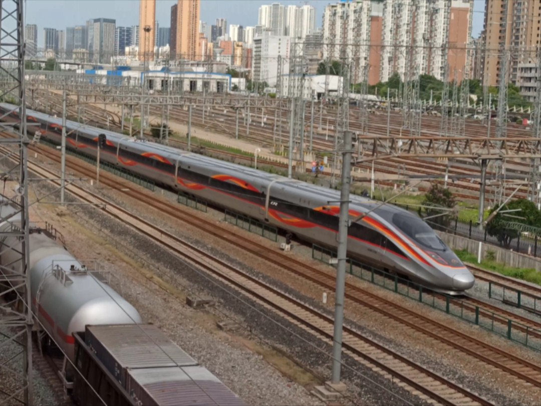 济南局cr400af-s-2353担当g2664次〈汉口—济南东〉通过全员上班的