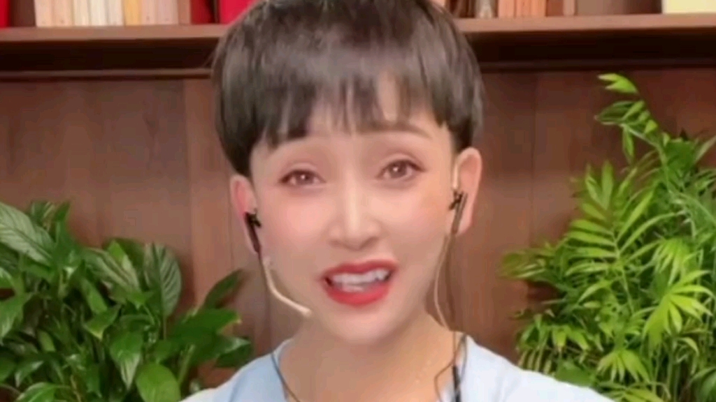 马美如陕北说书演绎自己的成长,12岁跟师傅出门打拼,人小志大!