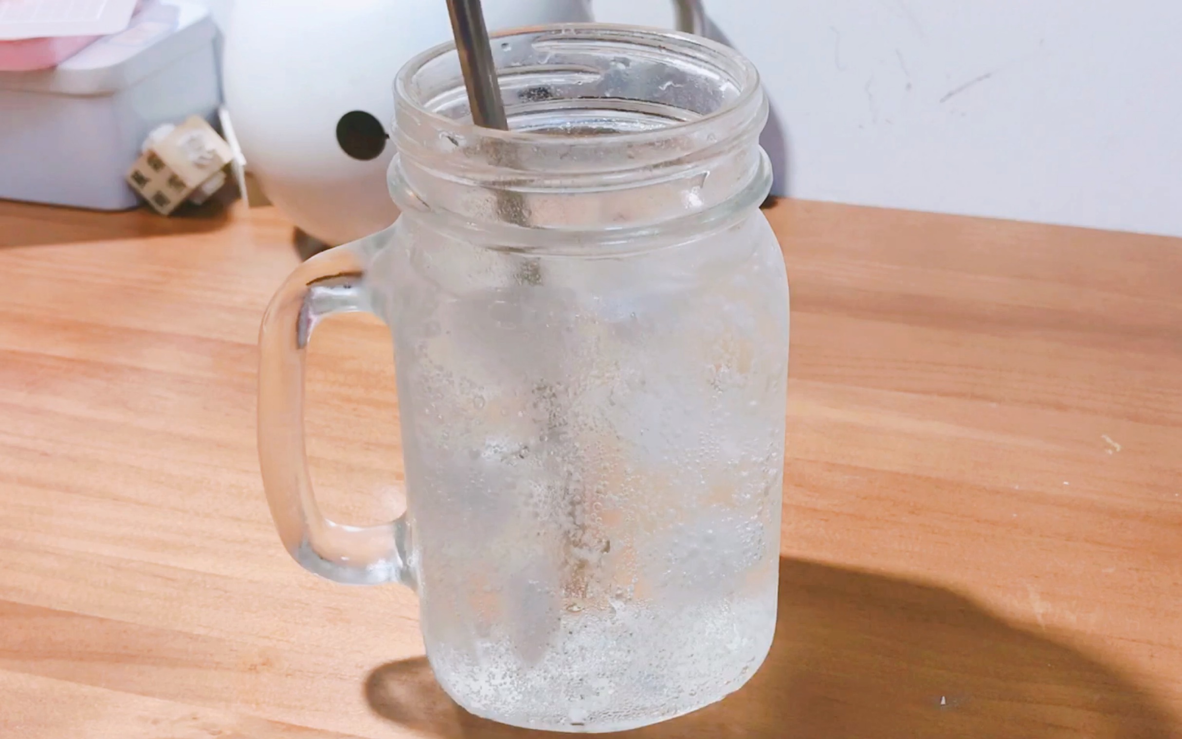 【百里的水视频】夏日冰饮|雪碧|冰块|抓住夏天的尾巴～_哔哩哔哩